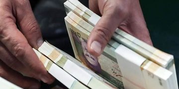 حداقل حقوق کارمندان دولت در سال آینده تعیین شد