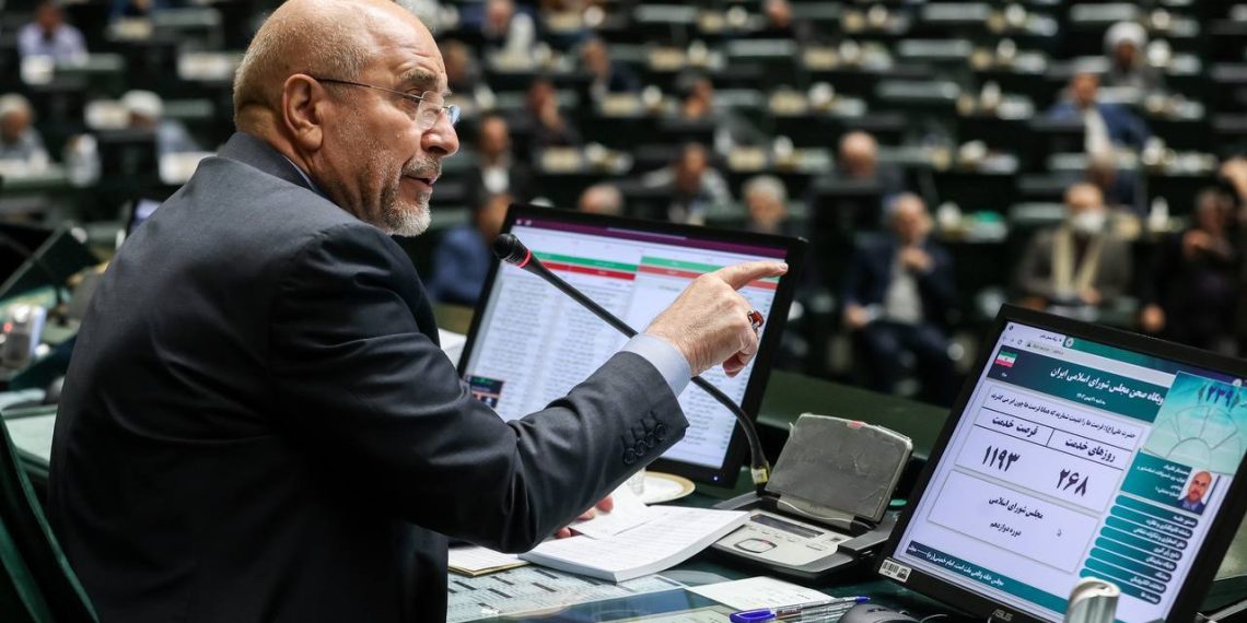 قیمت مرغ سر به فلک کشید؛ رئیس مجلس: معیشت مردم در خطر است 1 https://asreeno.ir/wp-content/uploads/2025/04/photo_2025-04-29_10-42-17.jpg شعلهای در انبار باروت؛ هشدار قاطع قالیباف به تهدیدهای اسرائیل و آمریکا
