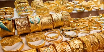 پیش‌بینی قیمت طلا در سال ۱۴۰۴: عوامل مؤثر و چشم‌اندازها