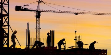 نیروی کار افغان در ایران؛ ستون صنعت ساختمان یا تهدید بازار؟