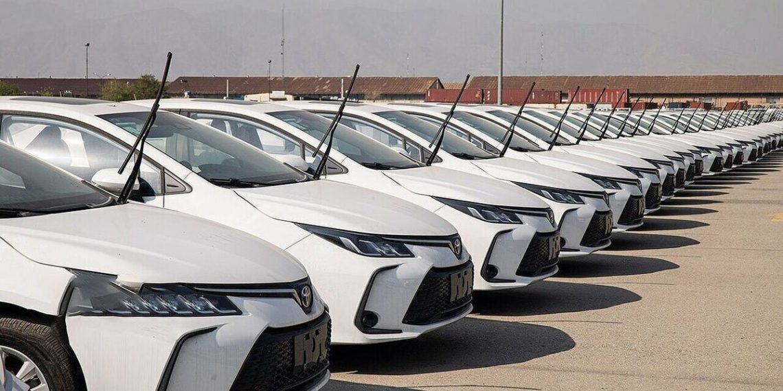 نوسان اندک در بازار خودرو؛ آخرین قیمتها امروز 1 https://asreeno.ir/wp-content/uploads/2025/05/450006_835.jpg قیمت خودرو 20 اردیبهشت 1404؛ بازار خودرو در سراشیبی آرام