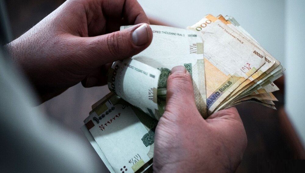 رئیس بانک مرکزی: قِران به عنوان واحد خرد پول ملی بازمیگردد 1 https://asreeno.ir/wp-content/uploads/2025/05/5732456.jpg توهم پول در سیاستهای اقتصادی؛ آیا یارانهها تنها جابجایی هزینهها هستند