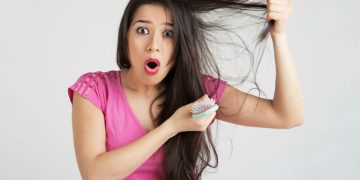 ۵ باور غلط درباره ریزش مو که باید فراموش کنید!