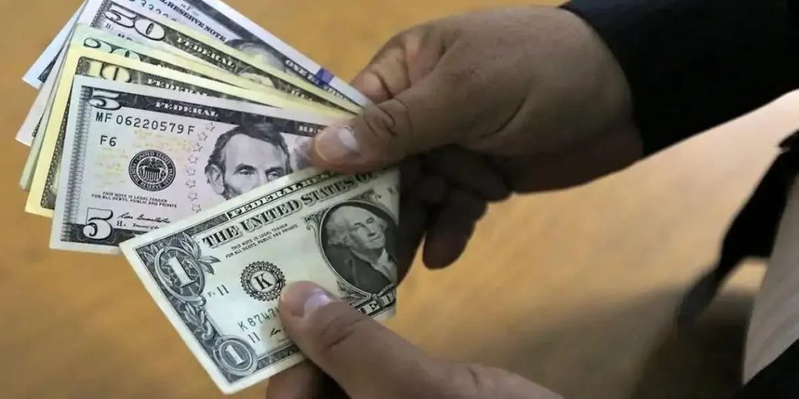 دلار زیر تیغ سیاست؟ پیش‌بینی قیمت دلار در ۱۱ خرداد ۱۴۰۴ با نقش پررنگ بازارساز