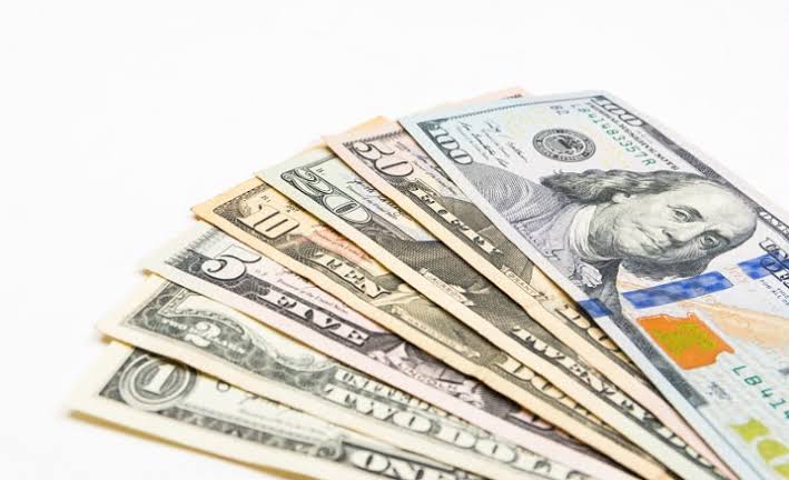 دلار در دو راهی آرامش یا جهش؟ پیشبینی بازار ارز در شنبه ۴ مرداد ۱۴۰۴ 1 https://asreeno.ir/wp-content/uploads/2025/06/images-۴۰.jpeg دلار به مرز انفجار رسید؟ | بسته شدن دلار در کانال ۹۲ هزار در ۲ تیر ۱۴۰۴