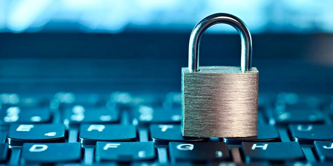 راز کاسبان فیلترینگ در ایران؛ چه کسانی از محدودیت اینترنت سود می‌برند؟