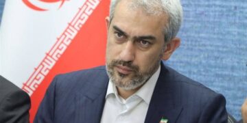وزیر اقتصاد خبر داد؛ برنامه‌های دولت برای تسهیل تجارت، کنترل بازار و مدیریت اقتصاد پس از جنگ/ بخشی از واردات به مسیرهای شمالی منتقل می‌شود