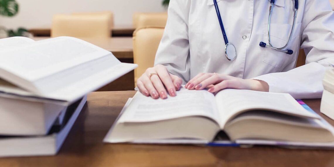 آخرین مهلت ثبت نام داوطلبان پذیرش دستیار تخصصی پزشکی سال ۱۴۰۵