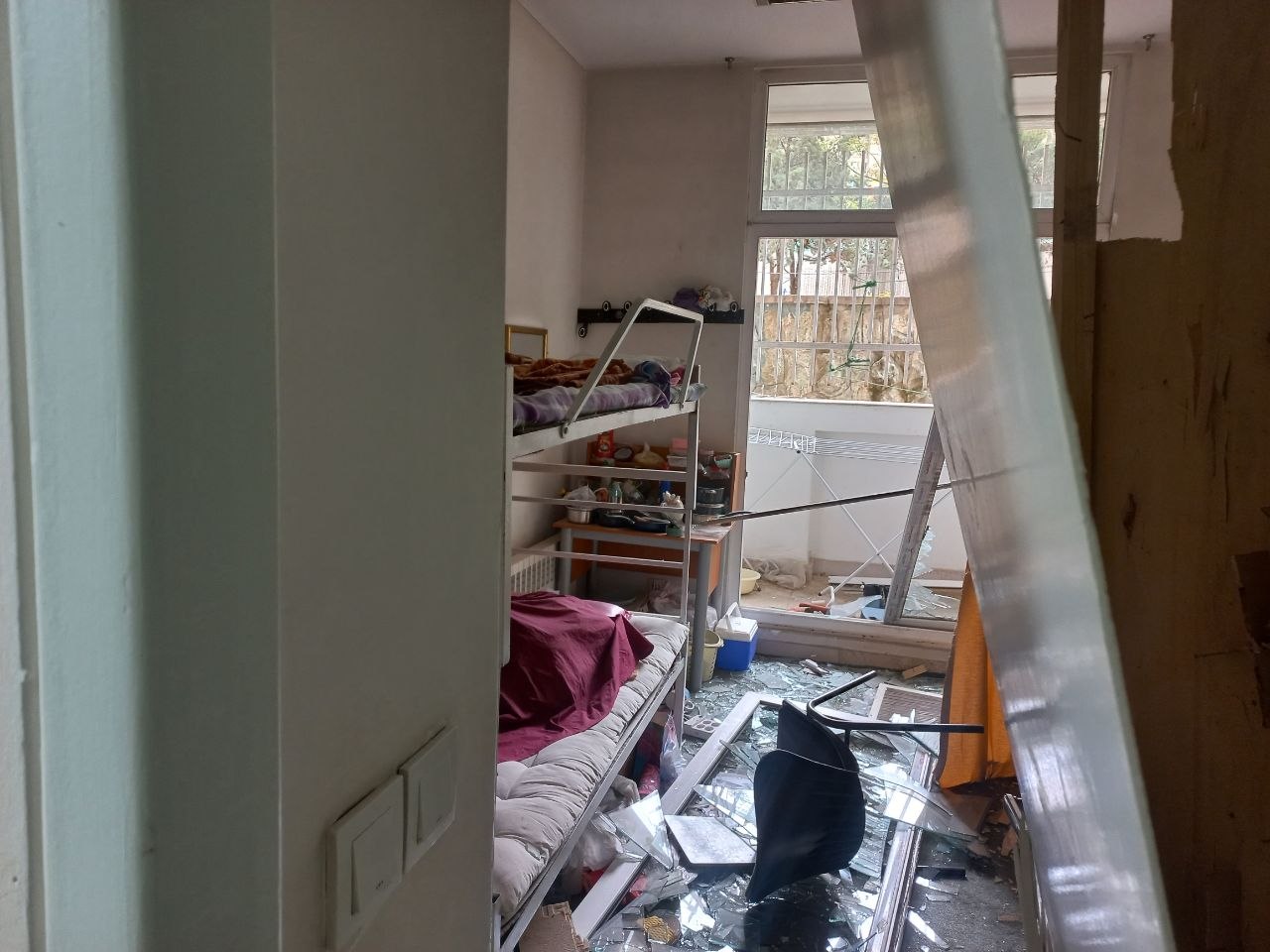 IMG 20260505 104231 224 برای اولین بار تصاویر خوابگاه دانشجویی شهید بهشتی پس از حمله رژیم صهیونسیتی &bull; پایگاه خبری عصری نو