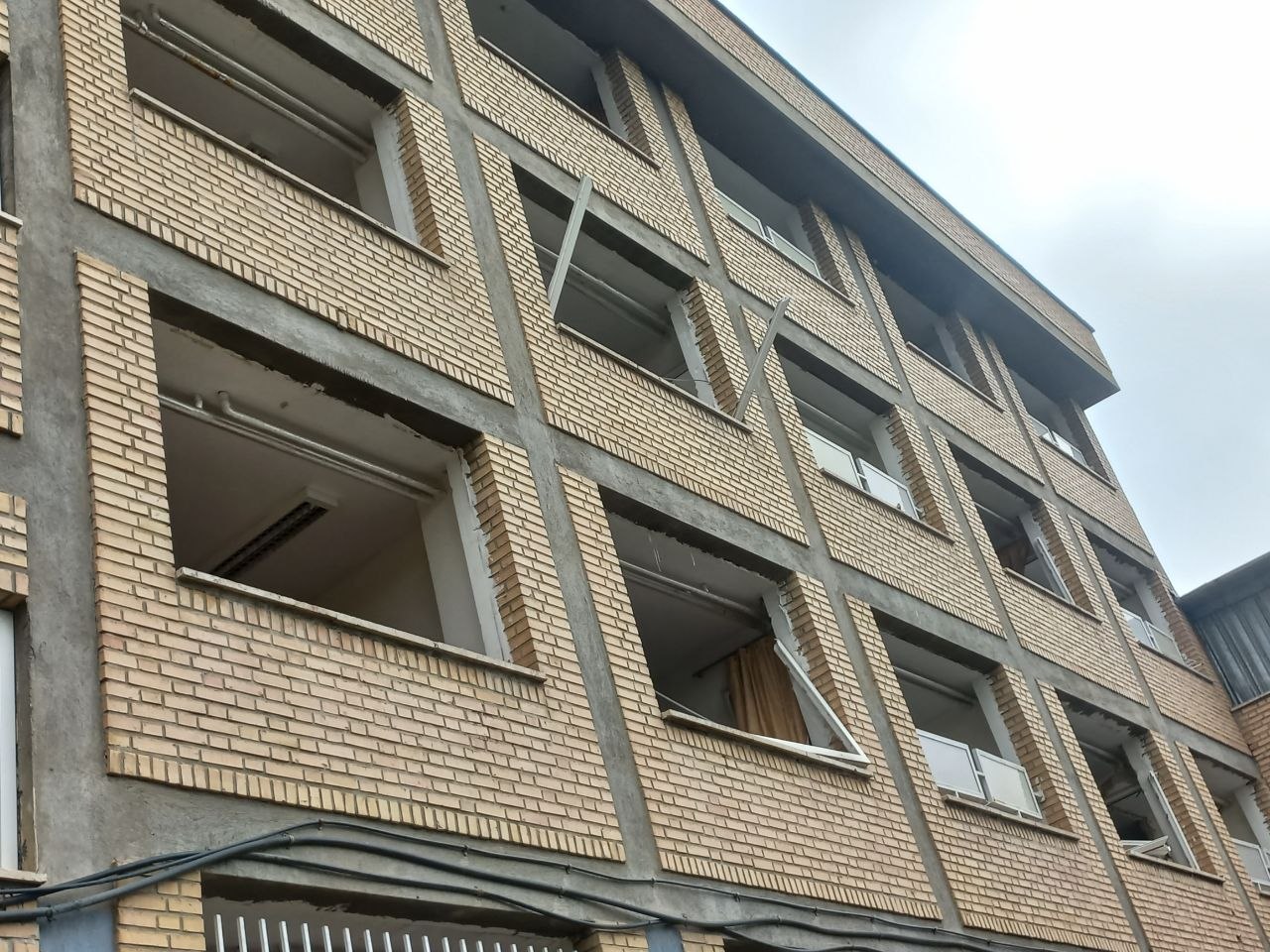 IMG 20260505 104255 544 برای اولین بار تصاویر خوابگاه دانشجویی شهید بهشتی پس از حمله رژیم صهیونسیتی &bull; پایگاه خبری عصری نو