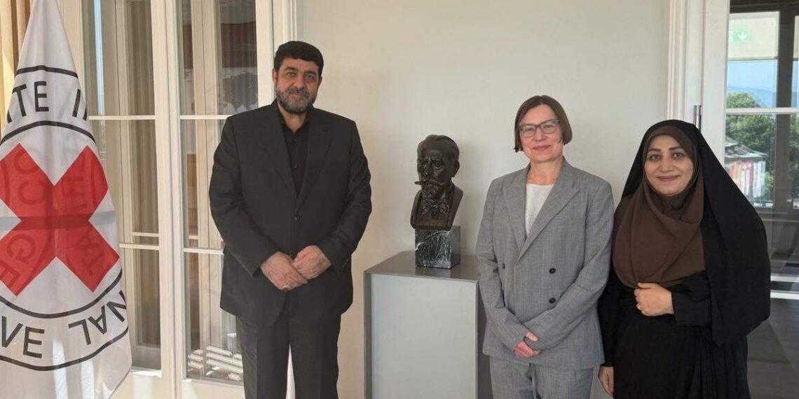 پیگیری بازگشایی بیمارستان ایرانیان دبی در دستور کار هلال احمر 1 https://asreeno.ir/wp-content/uploads/2026/05/n00063876-t.jpg پیگیری بازگشایی بیمارستان ایرانیان دبی در دستور کار هلال احمر