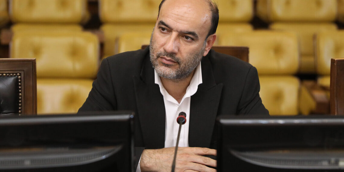 خودروسازان دلال‌پرور شدند؛ نماینده مجلس از بی‌تفاوتی دولت به بازار خودرو انتقاد کرد