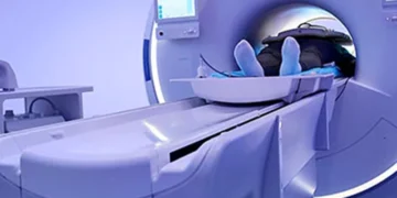 ابهام در آمار دستگاههای MRI؛ آیا تهران به اندازه کل انگلستان تجهیزات تصویربرداری دارد؟ 3 https://asreeno.ir/wp-content/uploads/2026/05/ام-آر-آی.webp نگرانی مراکز تصویربرداری MRI از افزایش قیمت جهانی هلیوم در پی تنشهای منطقهای