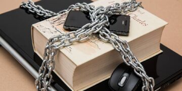 نقش مدل‌های زبانی در تقویت نظارت دیجیتال و چالش‌های جدید حریم خصوصی