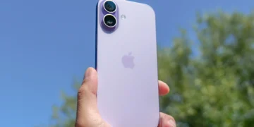 شوک به رقبا؛ اپل با این ترفند بازار را قبضه میکند! 2 https://asreeno.ir/wp-content/uploads/2026/05/قیمت-آیفون-18.webp شوک به رقبا؛ اپل با این ترفند بازار را قبضه میکند!