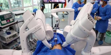 خیز جهانی رباتهای جراح چینی؛ صادرات ۳۶۸ درصد جهش کرد 2 https://asreeno.ir/wp-content/uploads/2026/06/ربات-جراح.webp خیز جهانی رباتهای جراح چینی؛ صادرات ۳۶۸ درصد جهش کرد
